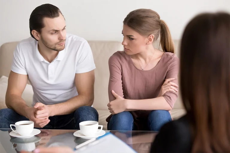 درمان هیجان مدار EFT و کار با تروماهای پیچیده: اختلال استرس پس از سانحه PTSD، خیانت و تروماهای کودکی